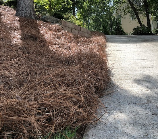 local-mulch-and-pine-straw-installation-newnan-ga