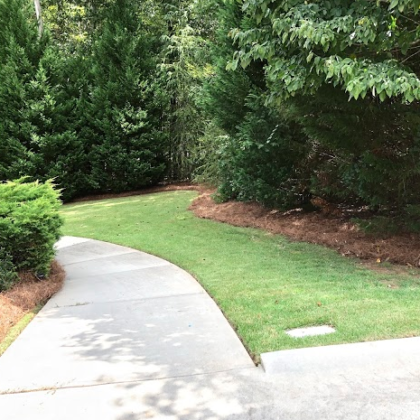 pine-straw-installation-newnan-ga