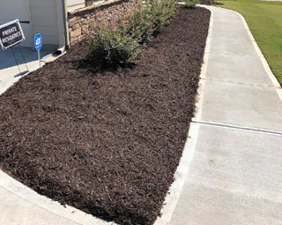 front-yard-lawn-mulch-installation-newnan-ga